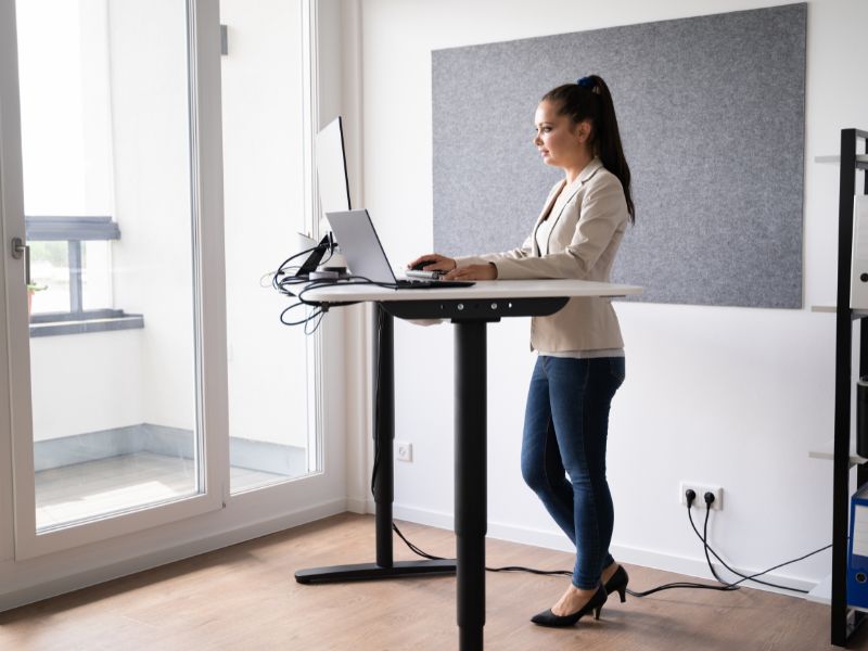 confort et productivité avec ce bureau réglable électrique